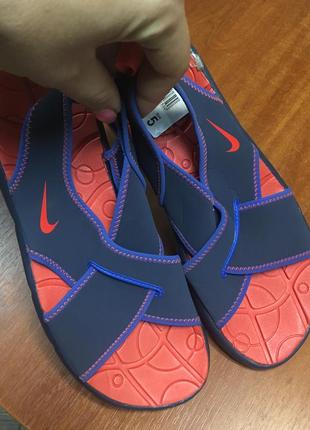 Сандалі nike