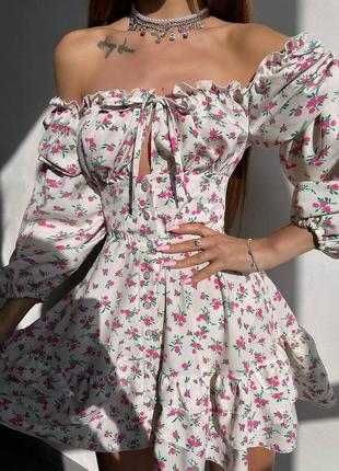 Принтована квіткова сукня міні зі шнурівкою по спинці, плаття з квітковим принтом з воланами7 фото