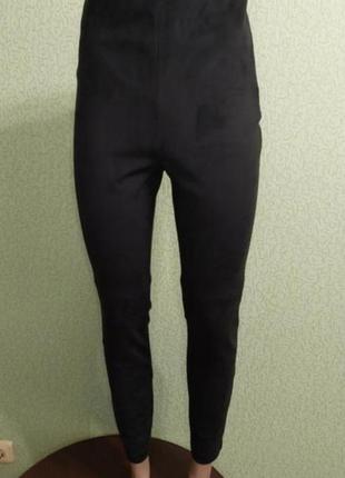 Чорні вузькі брюки із штучної  замші стрейч3 фото