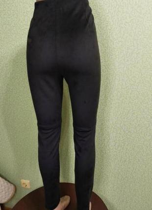 Чорні вузькі брюки із штучної  замші стрейч5 фото
