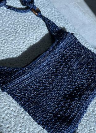 Маленька плетена темно синя сумочка з довгою ручкою через плече в хіппі стилі6 фото