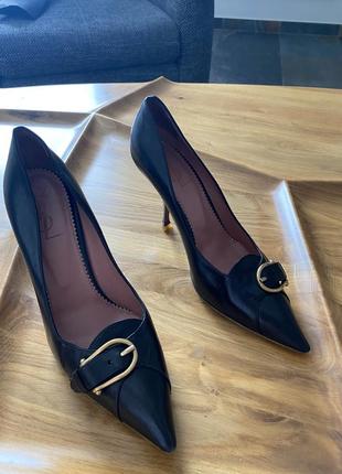 Туфлі човники yvesaintlaurent 39 на 38,5