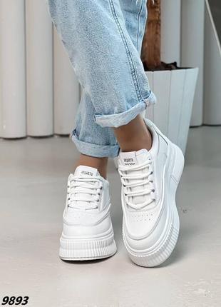 Кросівки матеріал еко шкіра колір білий на шнурівці10 фото