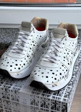Білі кросівки premiata 2967 оригінал шкіряні літні в дірочки1 фото
