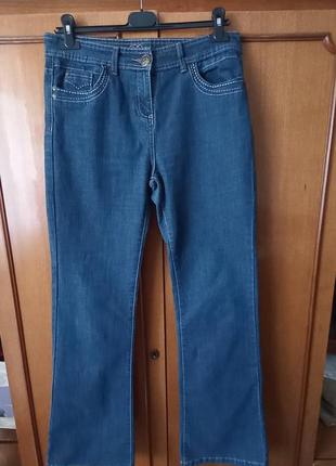 Розкльошені джинси bootcut від бренду debenhams