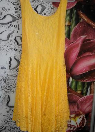 Милое солнечное платье с открытой спинкой sisley5 фото
