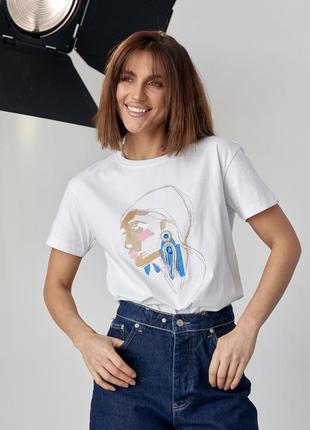 Женская футболка украшена принтом девушки с сережкой - белый цвет, l (есть размеры)