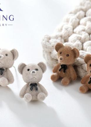 Сережки оксамитові ведмедики. xp. коричневого та сірого кольору.