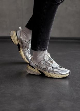 Мужские кроссовки nike v2k runtekk "summit white metallic silver"