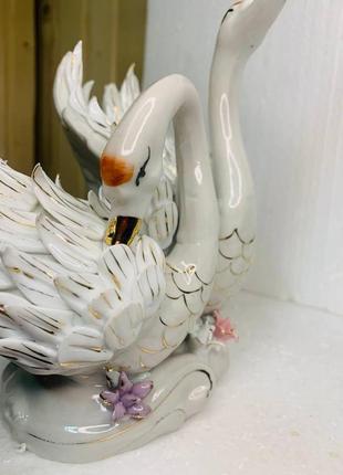 Фарфоровая статуэтка влюбленные лебеди, символ любви3 фото