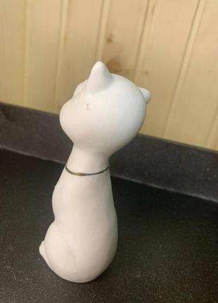 Фарфоровая статуэтка кошка3 фото