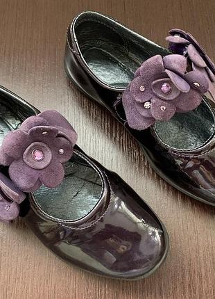 Туфли девочке лак/кожа школа р.28/18см. тм «bartek»