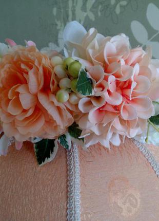 Персиковий віночок, ободок з трояндами, вінок з персиковими і білими квітами, обруч з квітами4 фото