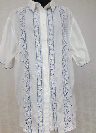 Женская блуза с вышивкой1 фото
