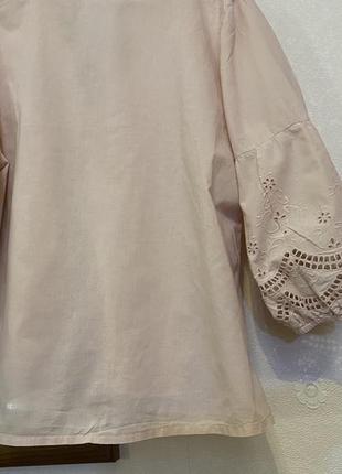 Блуза пудрового цвета с рукавами из прошвы большого размера6 фото