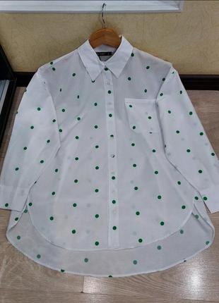 Біла сорочка в зелений горох9 фото