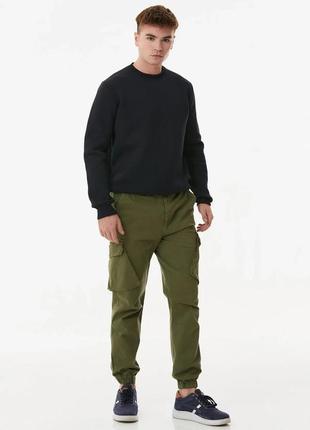 Чоловічі зелені штани джогери1 фото