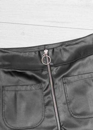Стильная кожаная юбка с молнией карманами короткая мини модная4 фото