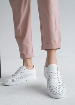 Жіночі літні легкі білі кросівки з перфорацією шкіряні,натуральна шкіра-жіноче взуття на літо 20245 фото