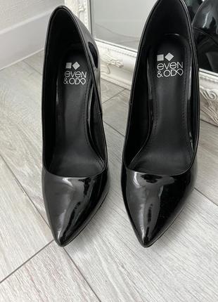 Елегантні туфлі чорні лакові лодочки туфлі лодочки лакові туфлі на шпильці2 фото