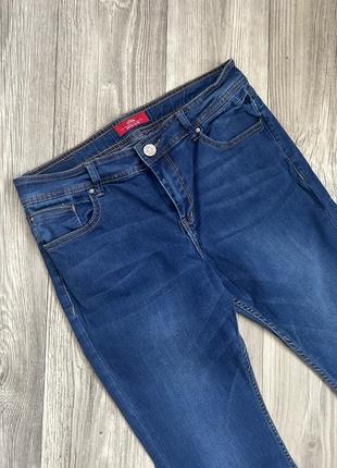 Ідеальні базові джинси кльош5 фото
