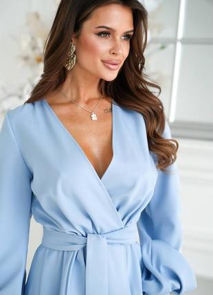 Дуже красива сукня на запах з вишивкою