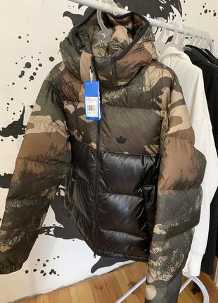 Куртка пухова двостороння  чоловіча adidas originals down regen camo winter down quilted jacket thick6 фото