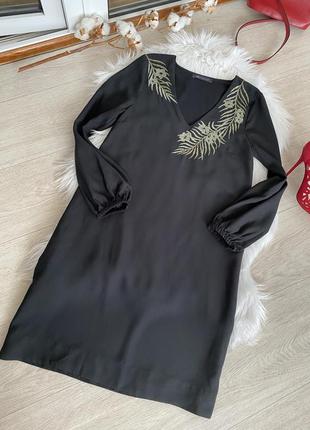 Гарне плаття з вишивкою від m&s