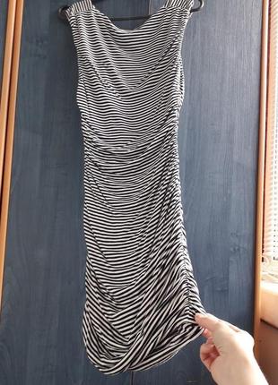 Плаття в смужку від шведського бренду8 фото