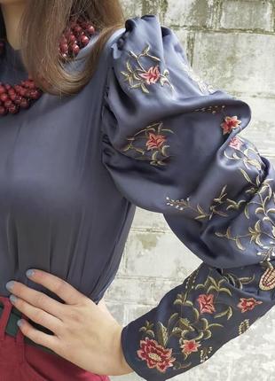 Атласная блузка з вишитыми рукавами, вишиванка h&m2 фото