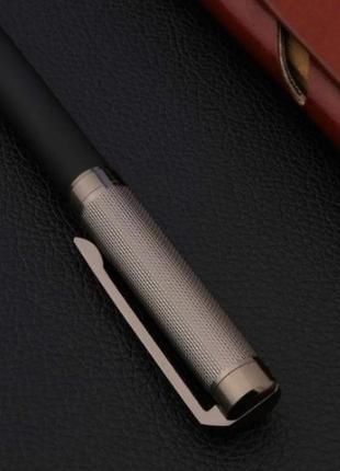 Именная ручка в подарок с индивидуальной гравировкой в футляре