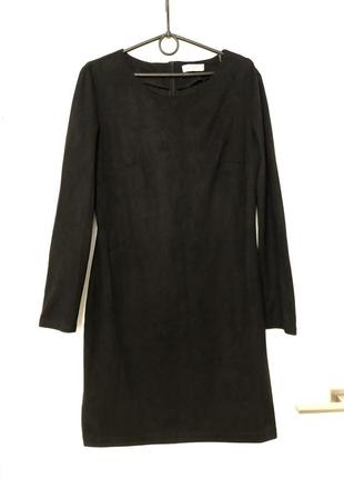 Чорна сукня