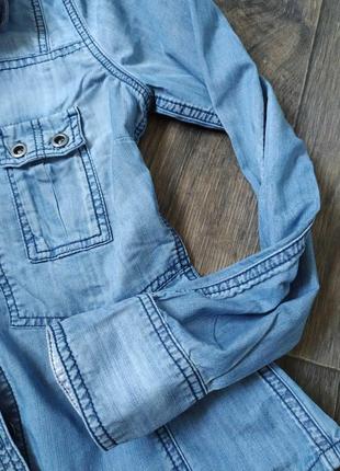 Стильная джинсовая рубашка приталенная5 фото