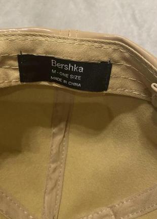 Вінілова кепка bershka6 фото