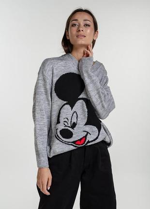 Женский вязаный пуловер оверсайз с микки маусом1 фото