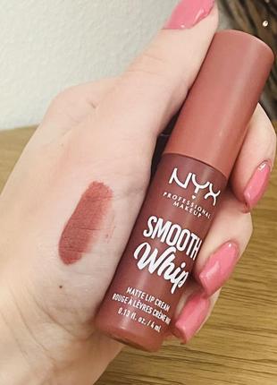 Оригінал рідка матова помада-крем для губ nyx professional makeup smooth whip matte lip cream 03 latte foam2 фото