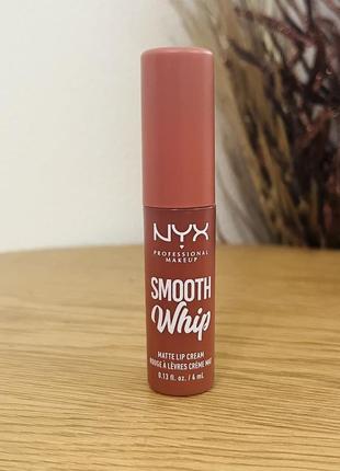 Оригінал рідка матова помада-крем для губ nyx professional makeup smooth whip matte lip cream 03 latte foam