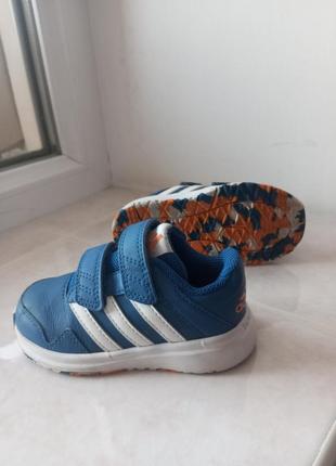 Кросівки бренду adidas верх м'яка еко шкіра uk 6 eur 237 фото