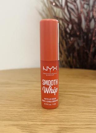 Оригінал рідка матова помада-крем для губ nyx professional makeup smooth whip matte lip cream 07 pushin cushion