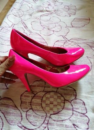 Туыли розовые