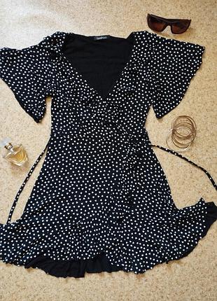 Boohoo, англия платье на запах черное в белые сердечки горошек, вискоза, рукав крылышки 2