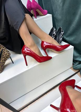 Екслюзивні туфлі лодочки з італійської шкіри та замші жіночі на підборах шпильці нарядні леопард фуксія червоні7 фото