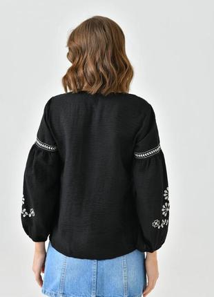 Чорна блуза вишиванка з об'ємними рукавами з вишитим орнаментом оверсайз стильна якісна3 фото