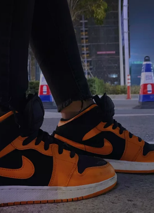 Кросівки nike air jordan 1 mid gs 'black orange4 фото