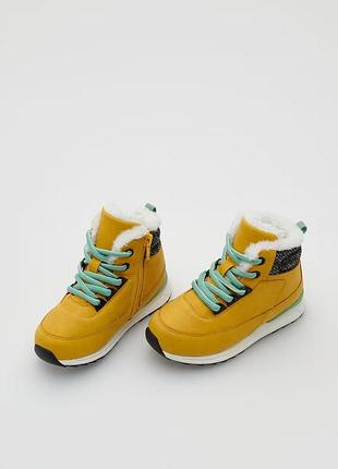 Високі черевики • уггі • чоботи • снікерси