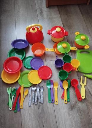 Іграшковий посуд для дитини