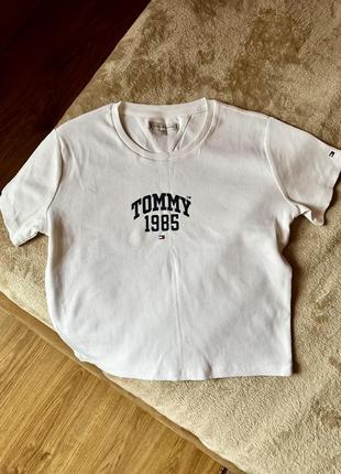 Кроп-футболка tommy jeans🤍3 фото