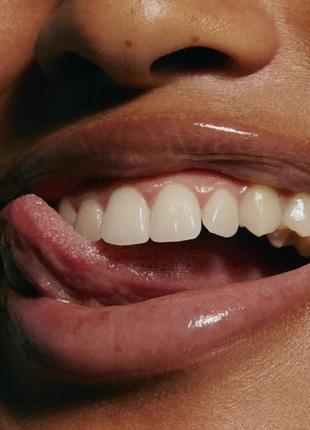 Пептидный восстанавливающий бальзам для губ rhode skin by hailey rhode bieber3 фото