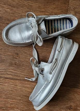 Мокасини шкіряні сріблясті для дівчинки sperry