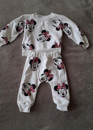 Костюмчик на дівчинку